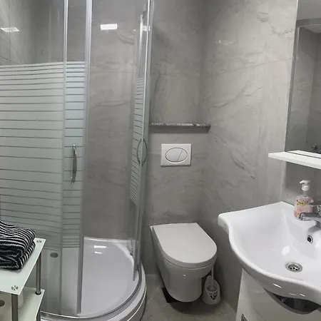 Apartment H *